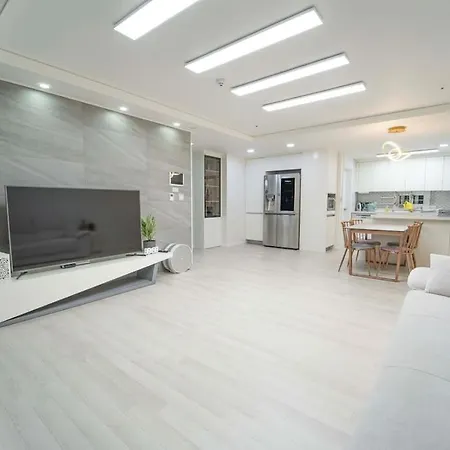 Haeundae Chocho House Stay 1